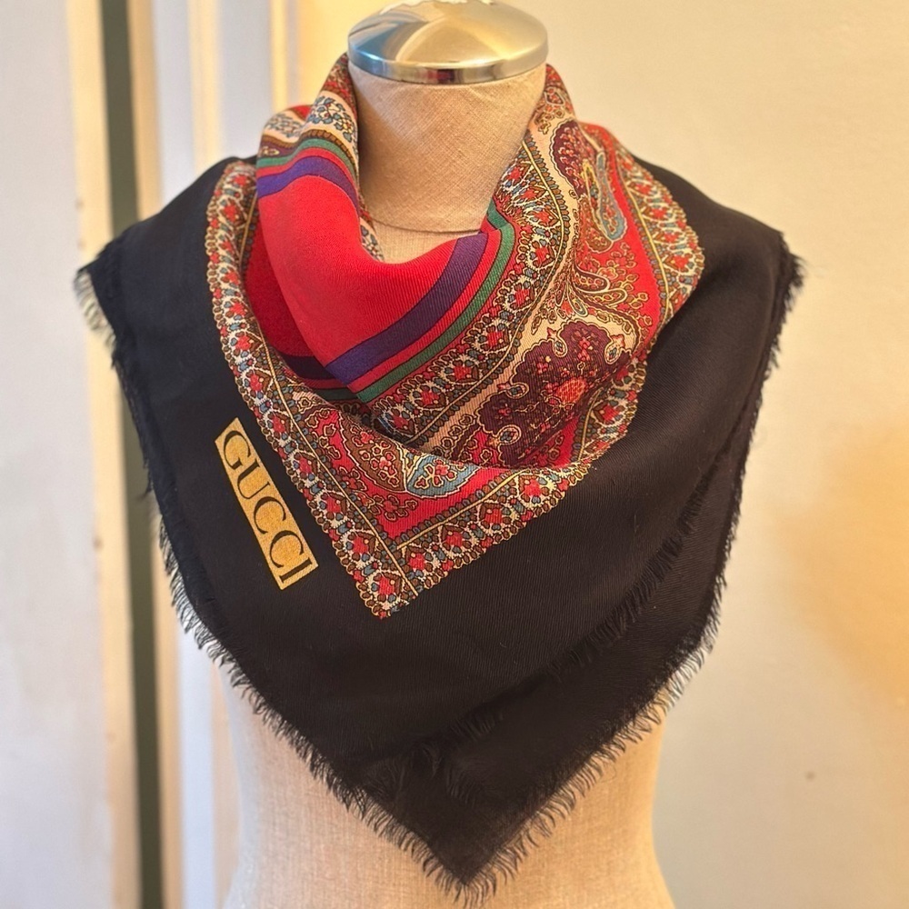 GUCCI scarf / wrap